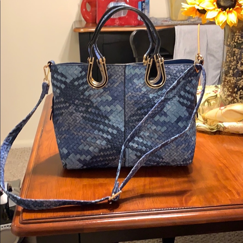 Purse (not leather) - Picture 2 of 6